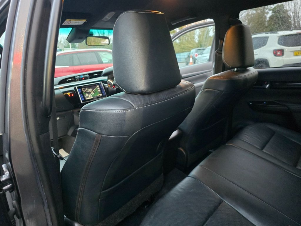 Used Toyota Hilux 2019 for sale - 76634865: Photo 42
