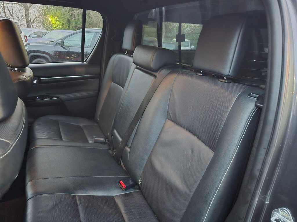Used Toyota Hilux 2019 for sale - 76634865: Photo 43