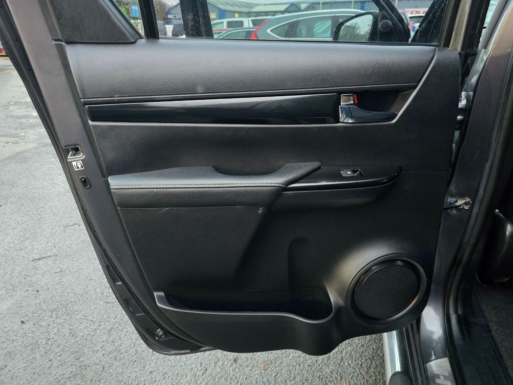 Used Toyota Hilux 2019 for sale - 76634865: Photo 45
