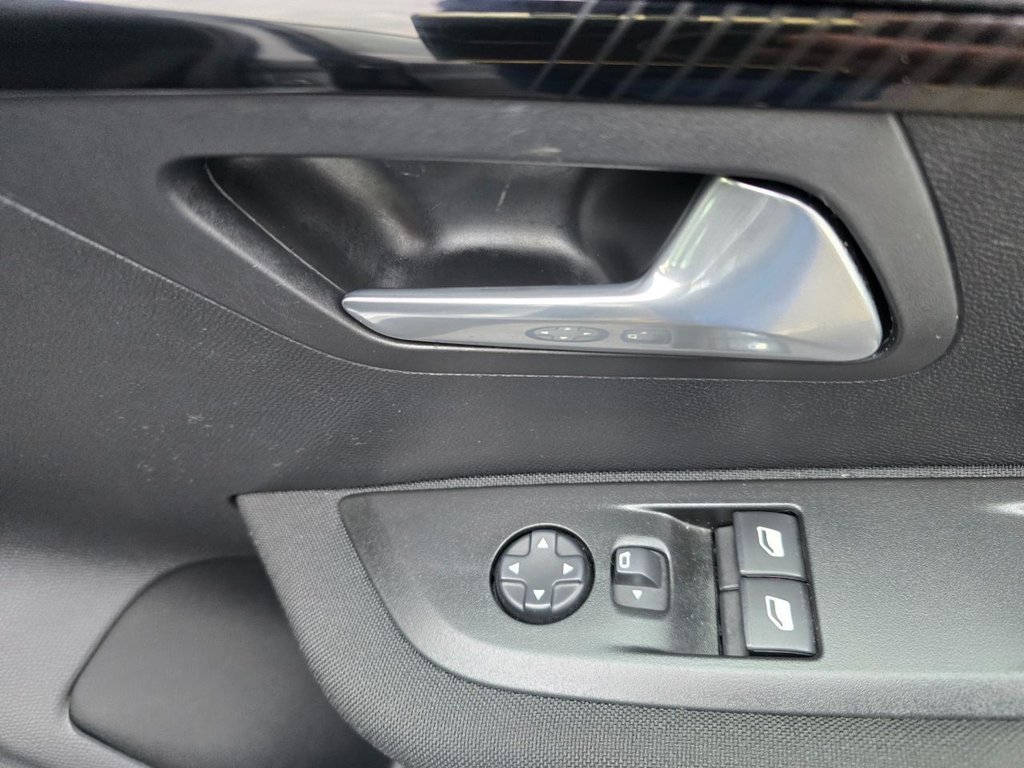 Used Peugeot E-208 2020 for sale - 76950775: Photo 25