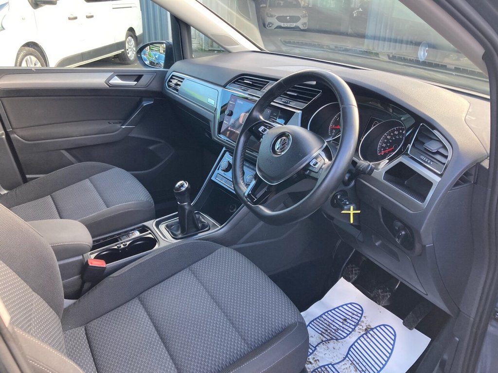 Used Volkswagen Touran 2018 for sale - 77121972: Photo 16