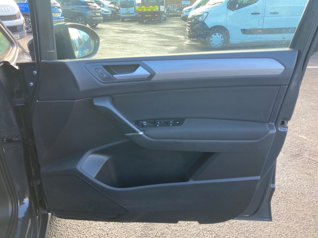 Used Volkswagen Touran 2018 for sale - 77121972: Photo 28