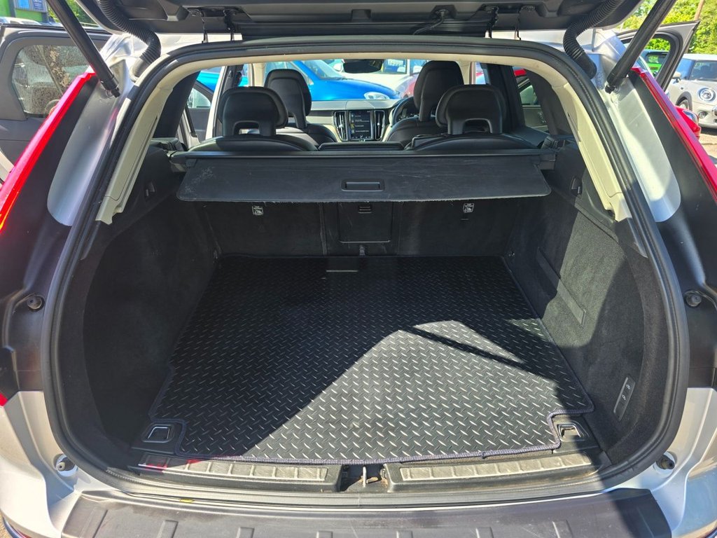 Used Volvo XC60 2018 for sale - 76634912: Photo 41