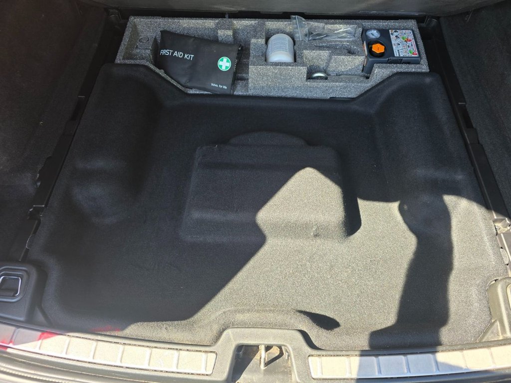 Used Volvo XC60 2018 for sale - 76634912: Photo 42