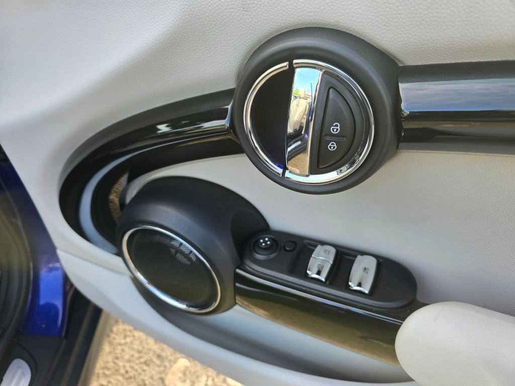 Used MINI Convertible 2018 for sale - 76634886: Photo 27