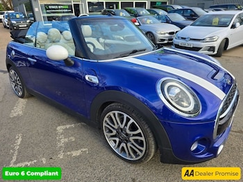 Used MINI Convertible 2018 for sale - 76634886: Photo