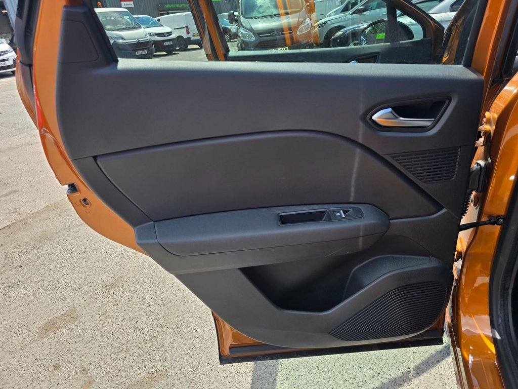 Used Renault Captur 2022 for sale - 76634929: Photo 42