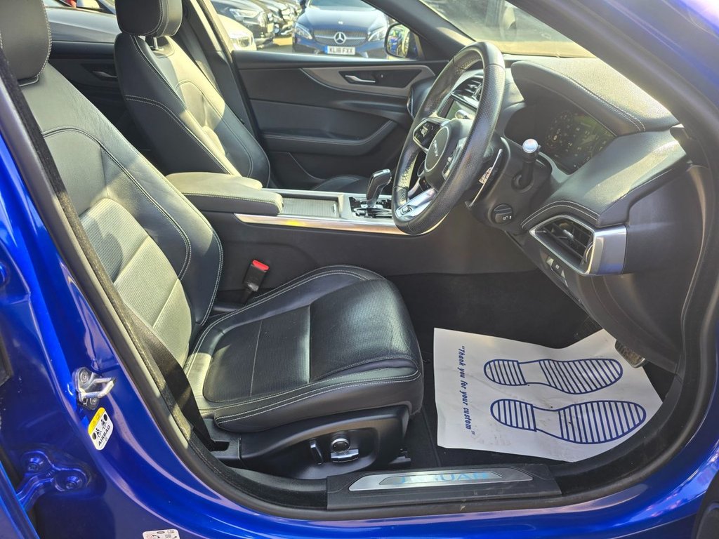 Used Jaguar XE 2019 for sale - 76634888: Photo 32