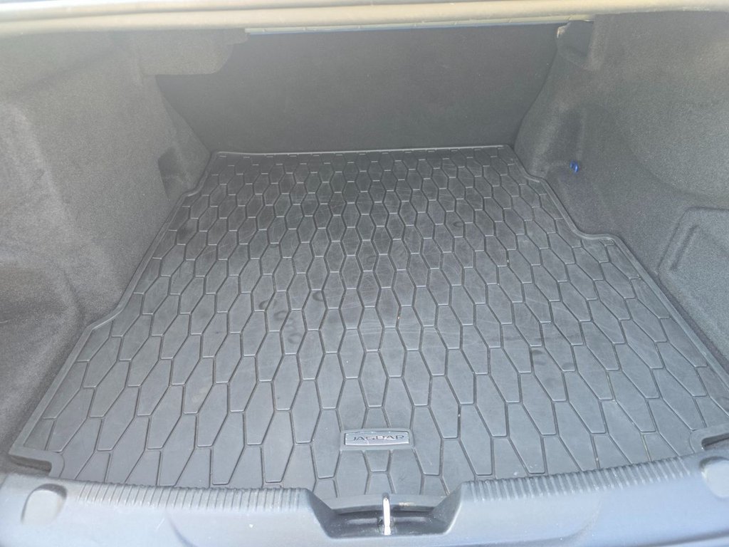 Used Jaguar XE 2019 for sale - 76634888: Photo 49