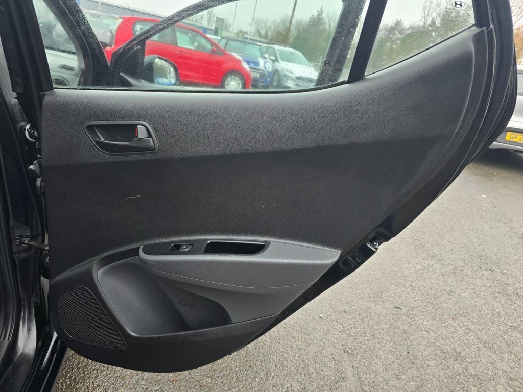 Used Hyundai i10 2018 for sale - 77153160: Photo 45