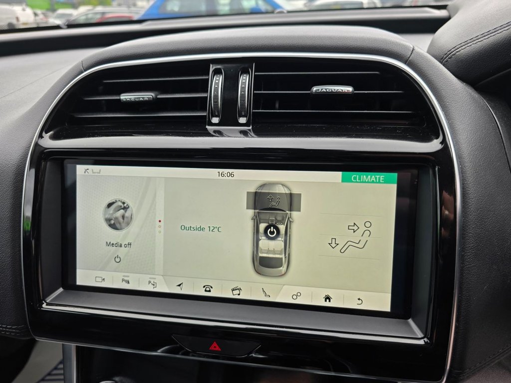 Used Jaguar XE 2019 for sale - 76634897: Photo 21