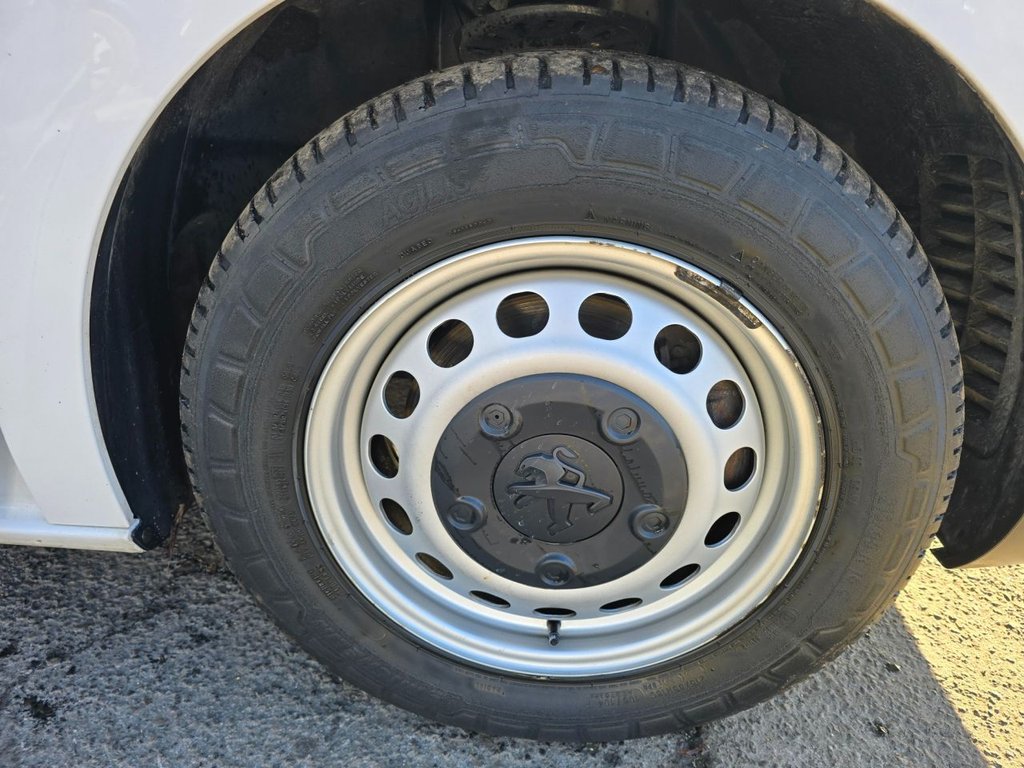 Used Peugeot e-Expert 2021 for sale - 76634826: Photo 37