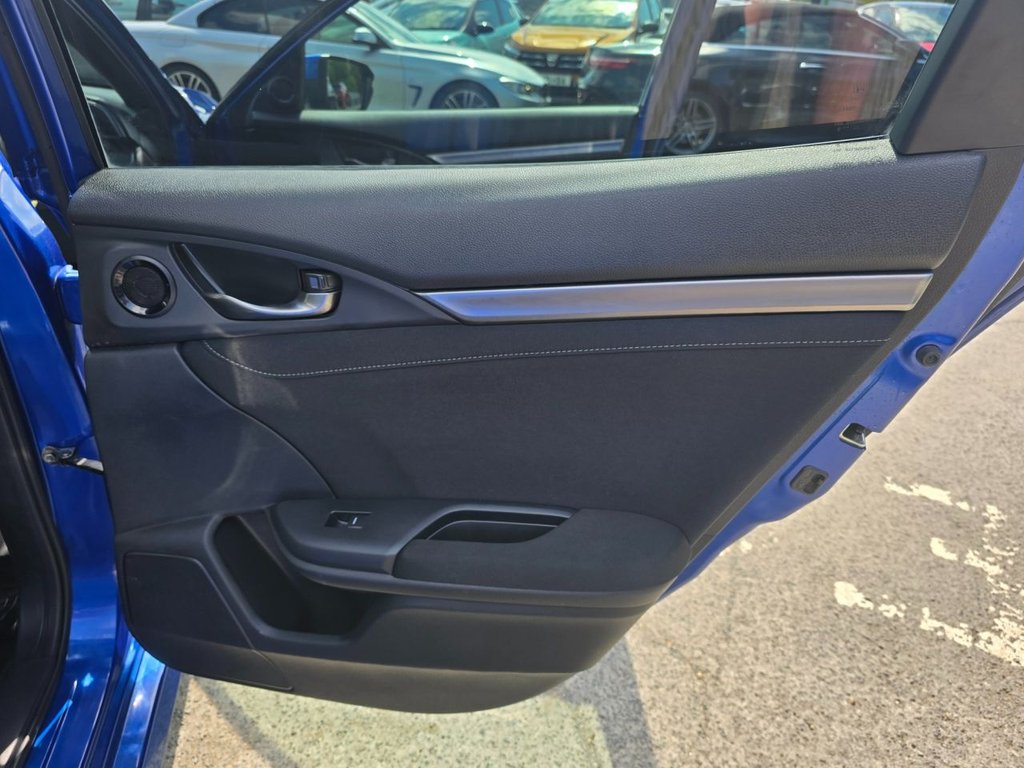 Used Honda Civic 2019 for sale - 76634922: Photo 50