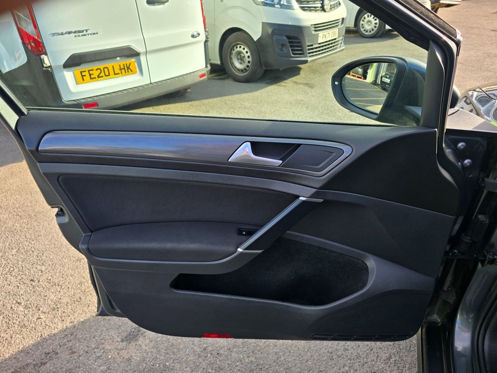 Used Volkswagen Golf 2018 for sale - 76634894: Photo 37