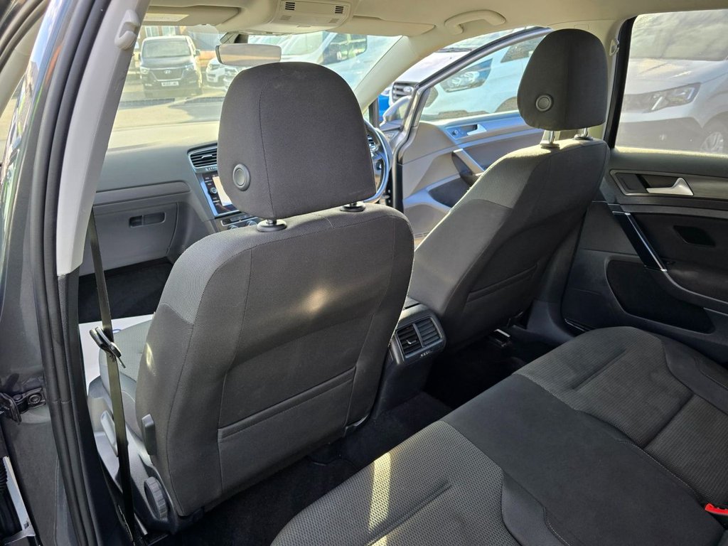 Used Volkswagen Golf 2018 for sale - 76634894: Photo 38