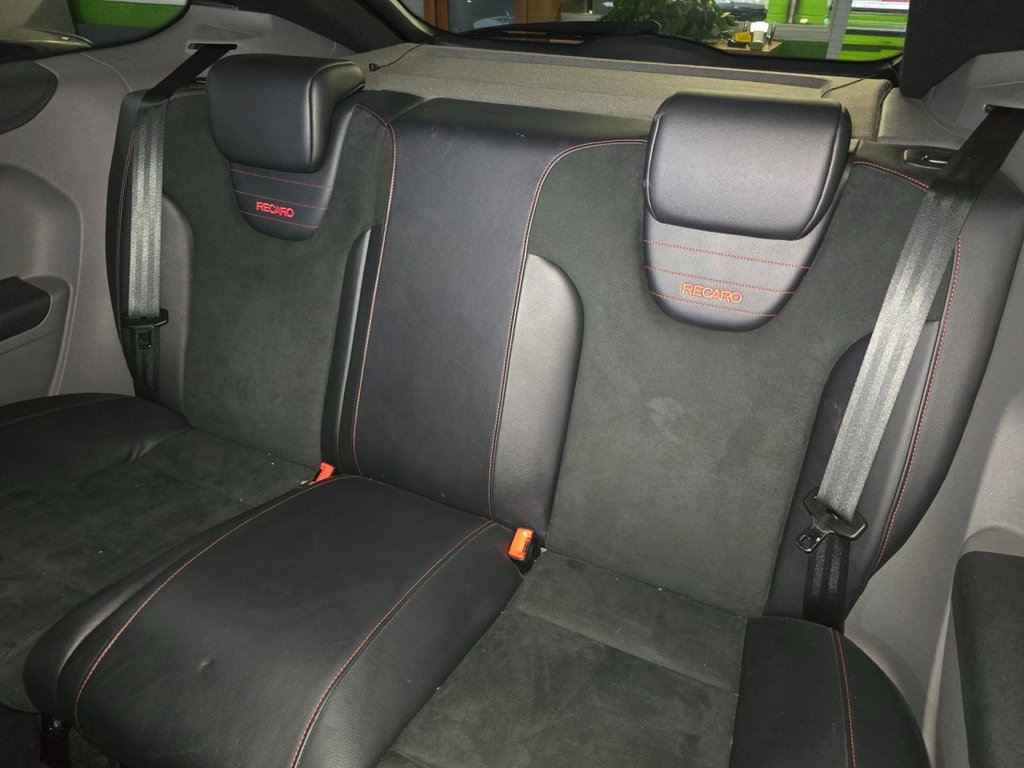 Used Ford Focus 2010 for sale - 76634839: Photo 32