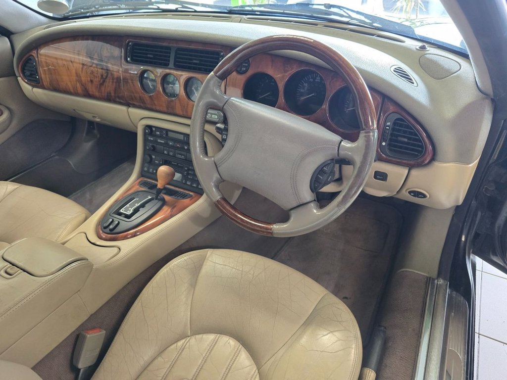 Used Jaguar XJR-S 2000 for sale - 76634824: Photo 17