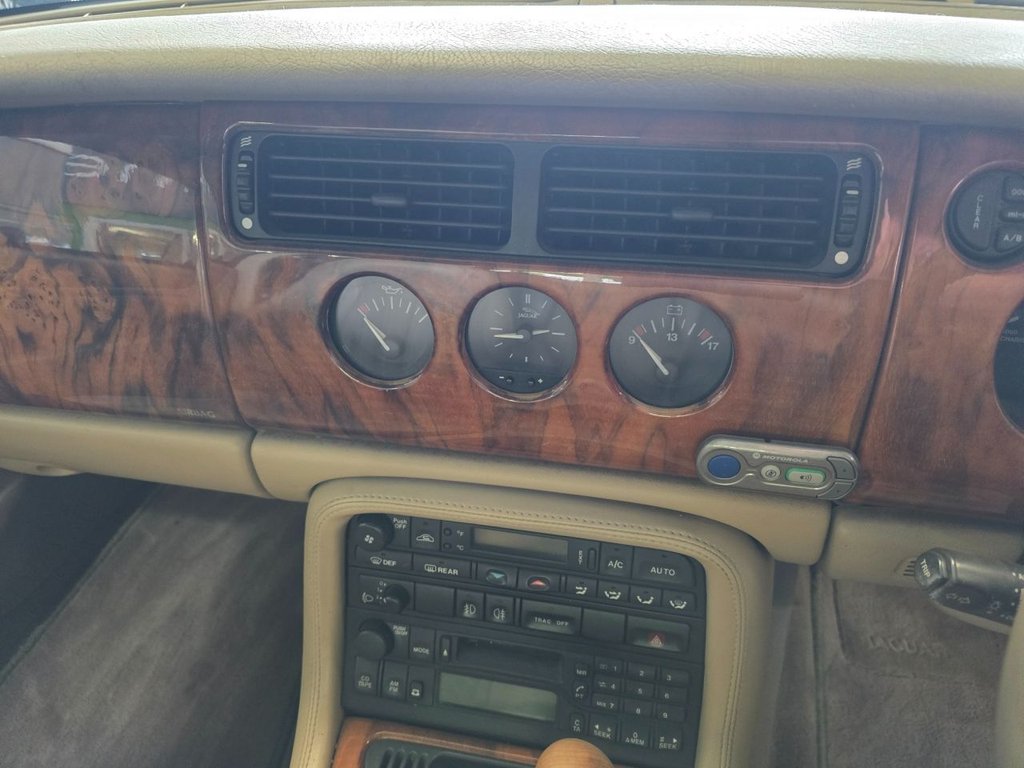 Used Jaguar XJR-S 2000 for sale - 76634824: Photo 19