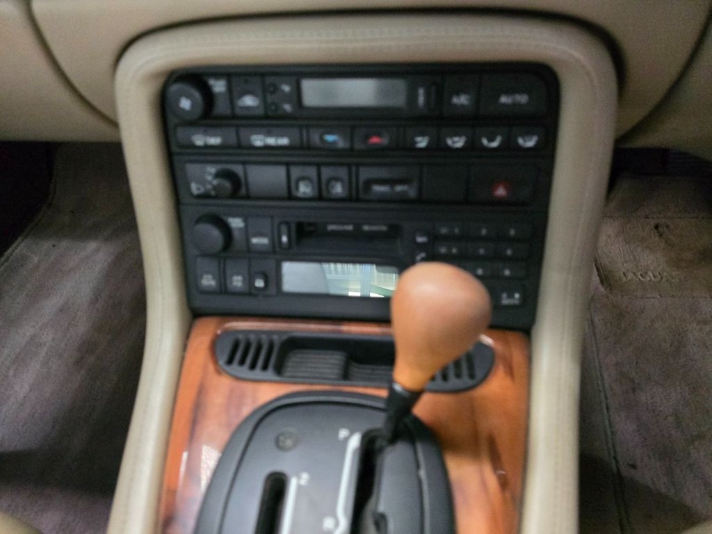 Used Jaguar XJR-S 2000 for sale - 76634824: Photo 20