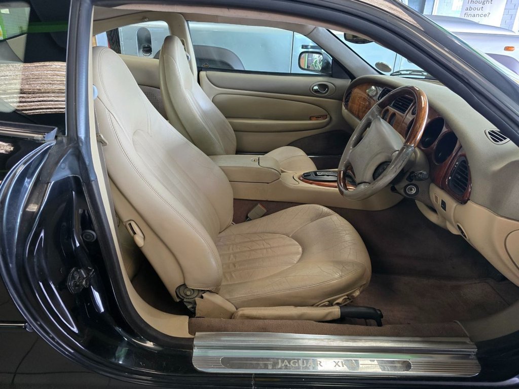 Used Jaguar XJR-S 2000 for sale - 76634824: Photo 23