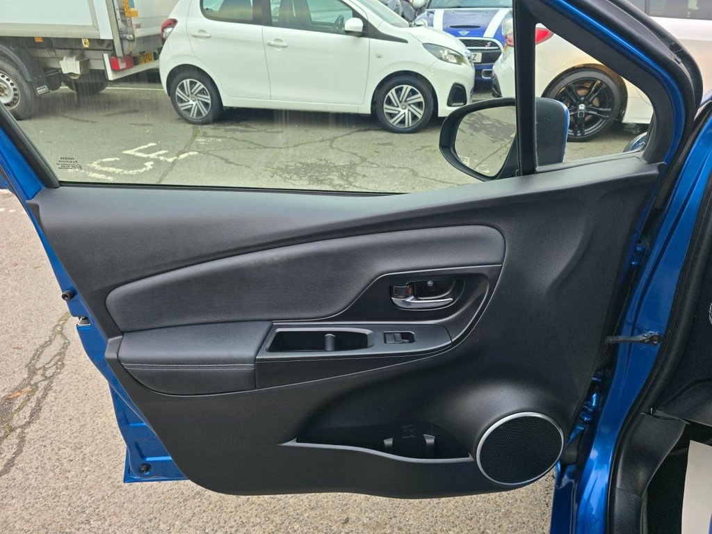 Used Toyota Yaris 2015 for sale - 76632051: Photo 32