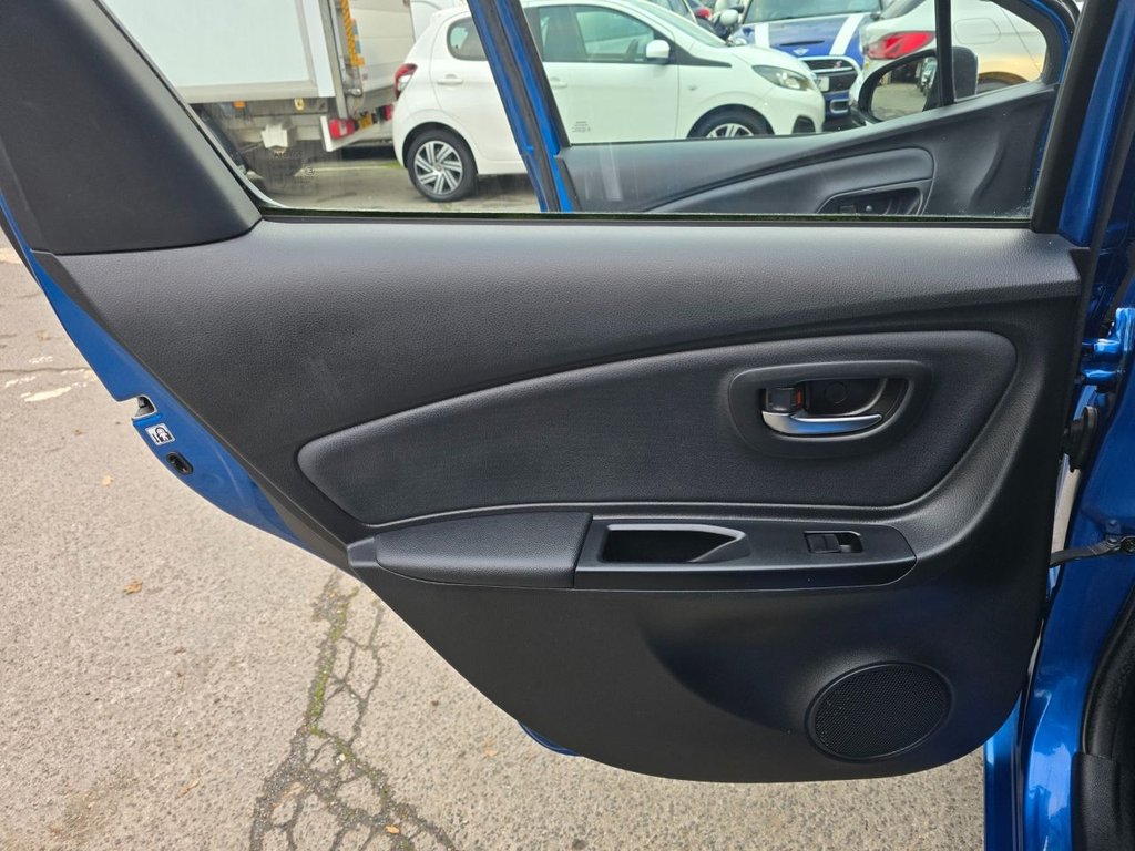 Used Toyota Yaris 2015 for sale - 76632051: Photo 38