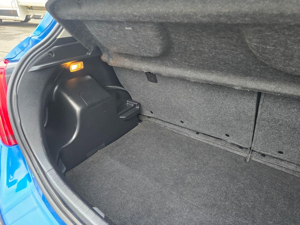 Used Toyota Yaris 2015 for sale - 76632051: Photo 42