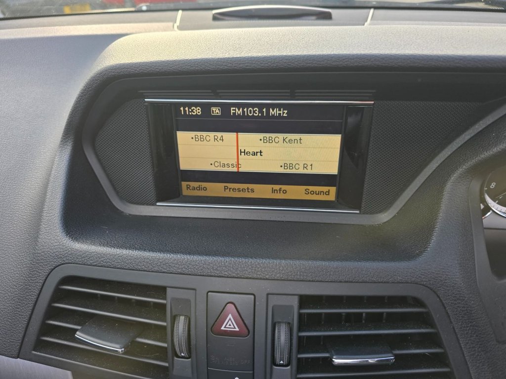 Used Mercedes-Benz E Class 2013 for sale - 76654771: Photo 22