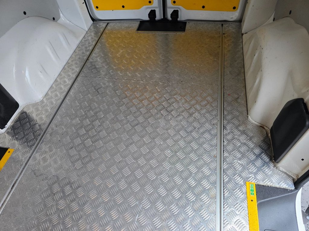 Used Peugeot e-Expert 2021 for sale - 77110904: Photo 39