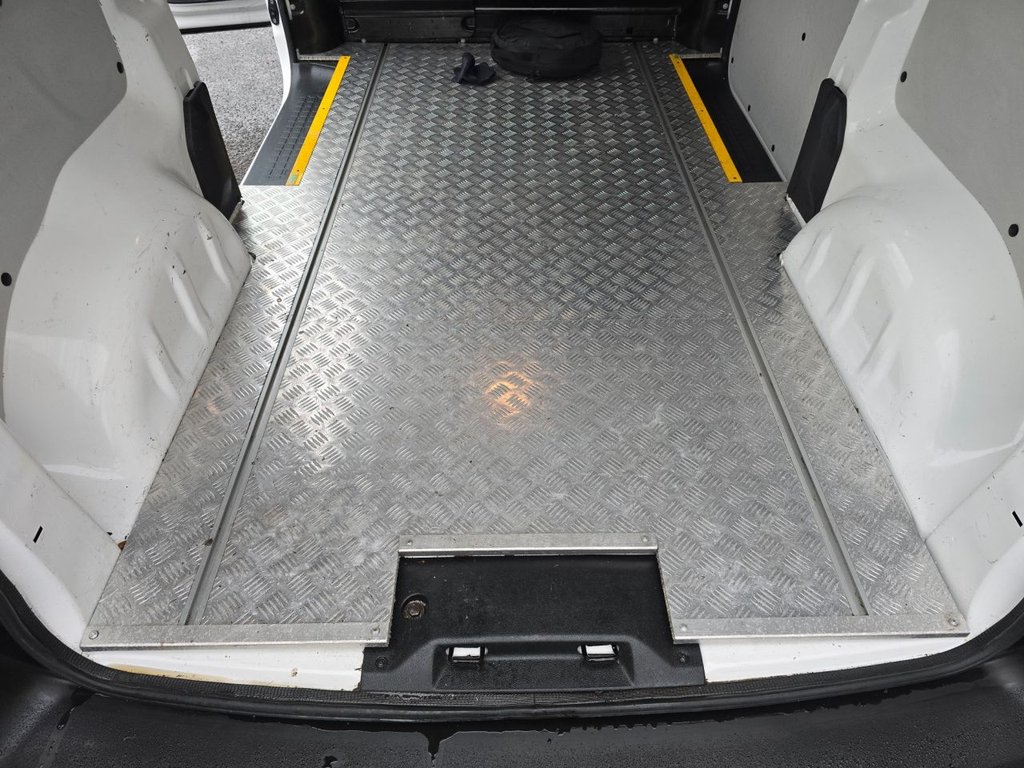 Used Peugeot e-Expert 2021 for sale - 77110904: Photo 43