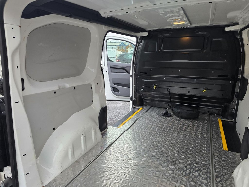 Used Peugeot e-Expert 2021 for sale - 77110904: Photo 44