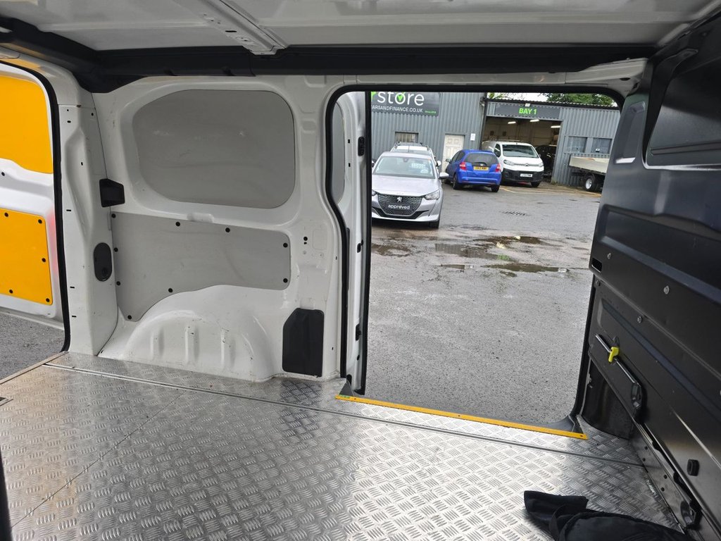 Used Peugeot e-Expert 2021 for sale - 77110904: Photo 47