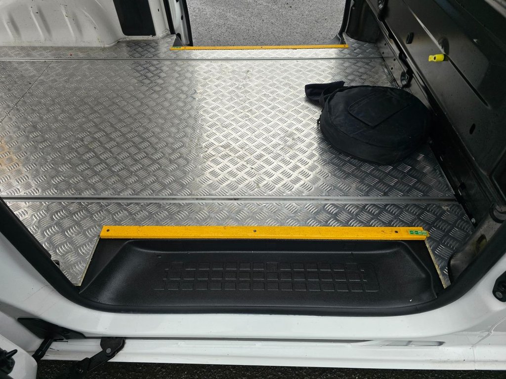 Used Peugeot e-Expert 2021 for sale - 77110904: Photo 50