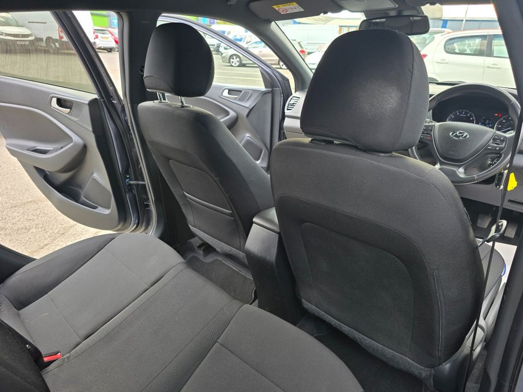 Used Hyundai i20 2018 for sale - 76634913: Photo 48