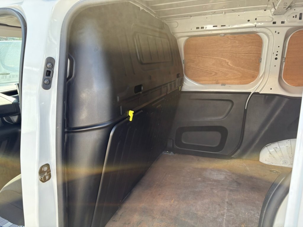 Used Peugeot Partner 2021 for sale - 76631979: Photo 26