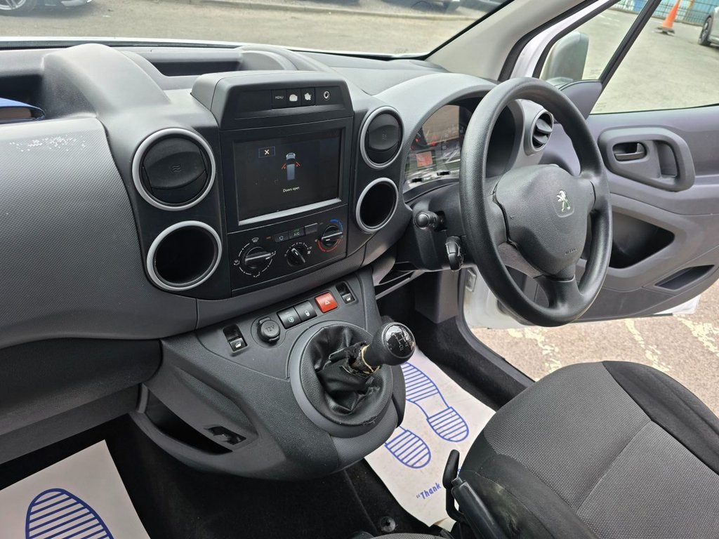 Used Peugeot Partner 2017 for sale - 76634927: Photo 32