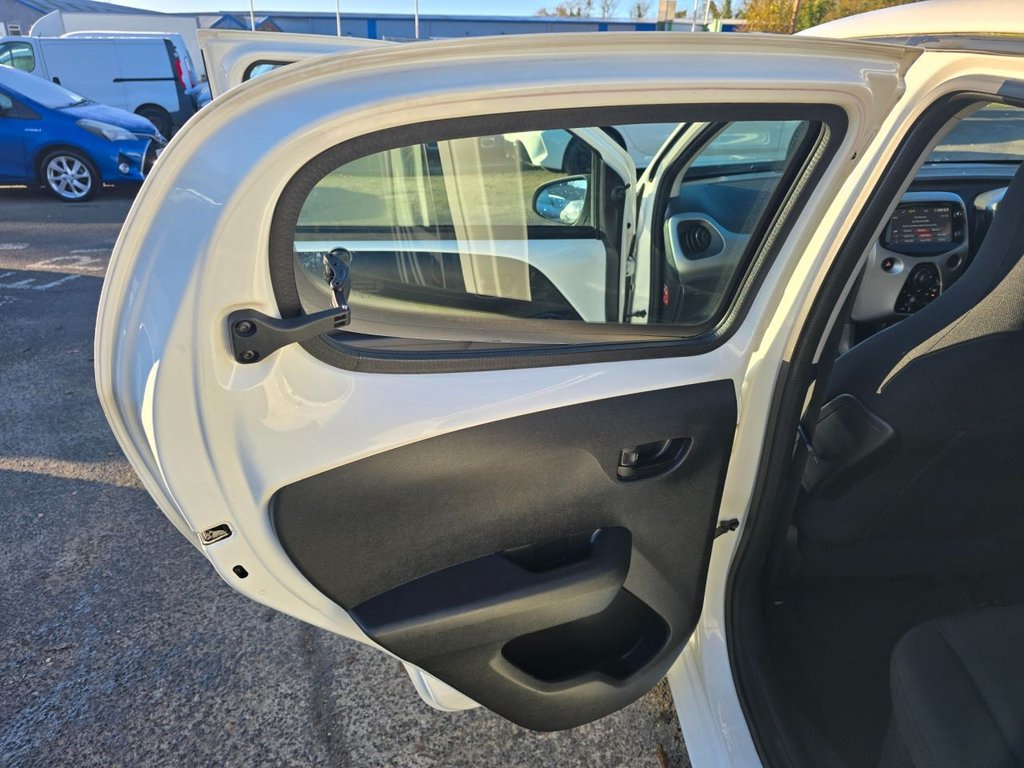 Used Peugeot 108 2015 for sale - 76634834: Photo 34