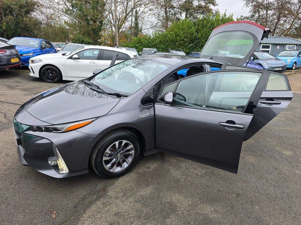 Used Toyota Prius 2018 for sale - 76703761: Photo 50