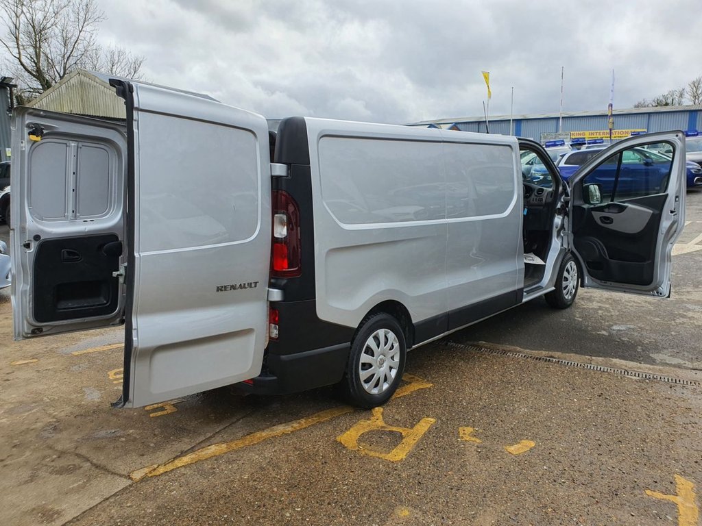 Used Renault Trafic 2018 for sale - 76634822: Photo 37