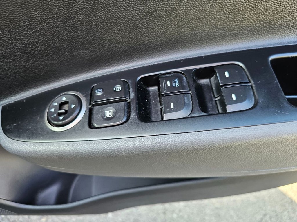 Used Hyundai i10 2018 for sale - 77748312: Photo 25