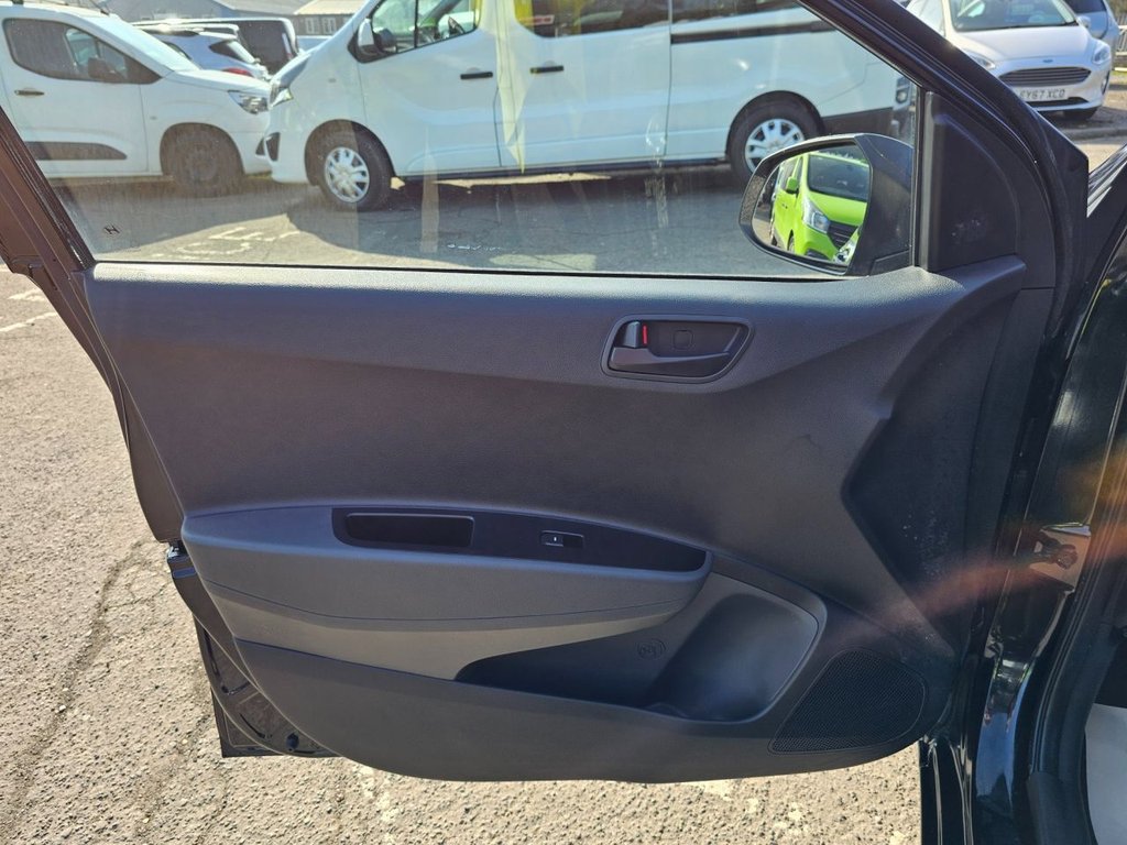 Used Hyundai i10 2018 for sale - 77748312: Photo 32