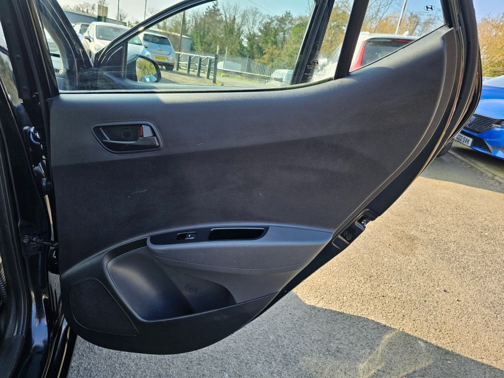 Used Hyundai i10 2018 for sale - 77748312: Photo 46