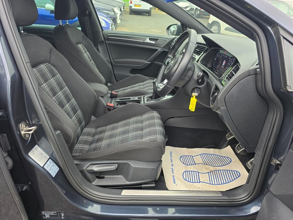 Used Volkswagen Golf 2018 for sale - 76634932: Photo 30