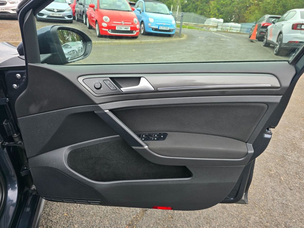 Used Volkswagen Golf 2018 for sale - 76634932: Photo 32