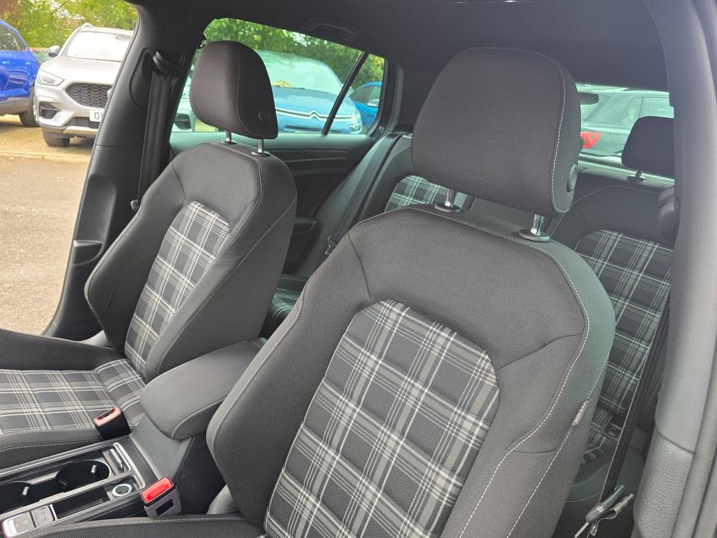 Used Volkswagen Golf 2018 for sale - 76634932: Photo 36