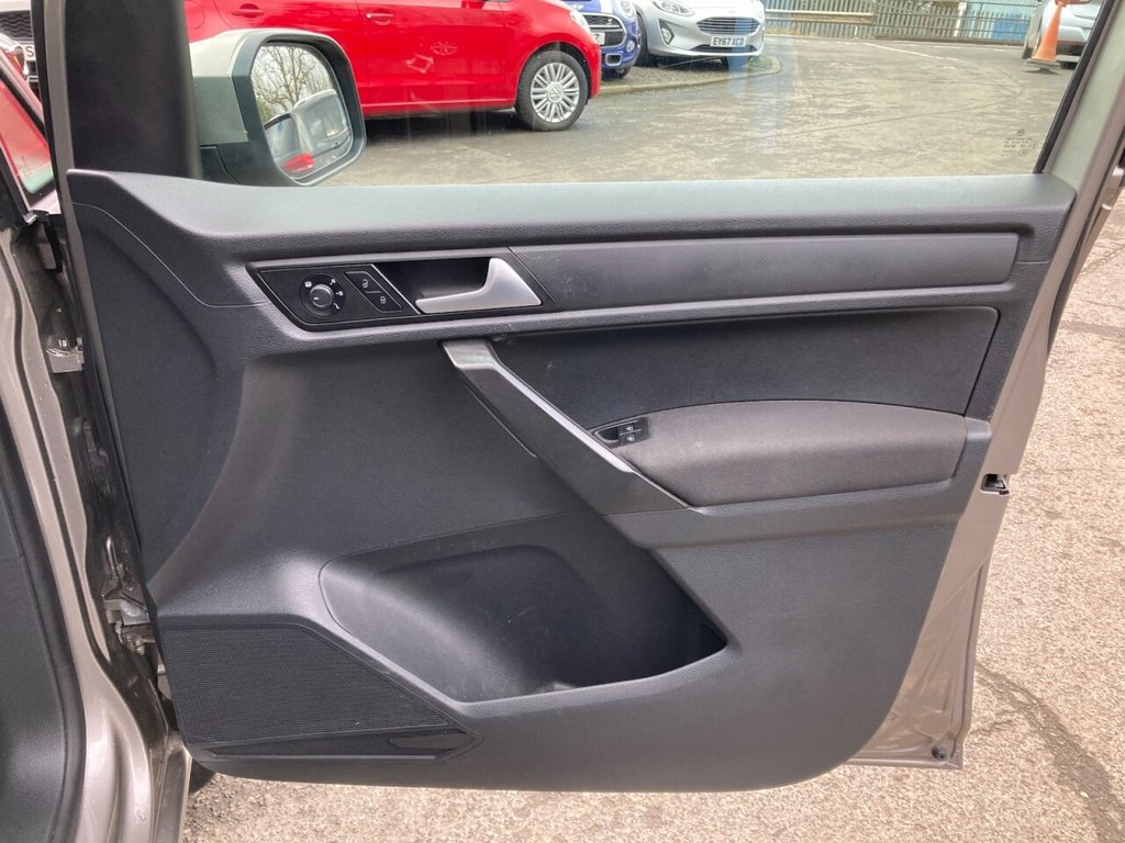 Used Volkswagen Caddy Maxi Life 2018 for sale - 77302305: Photo 28