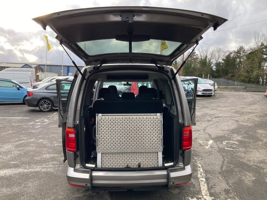 Used Volkswagen Caddy Maxi Life 2018 for sale - 77302305: Photo 44