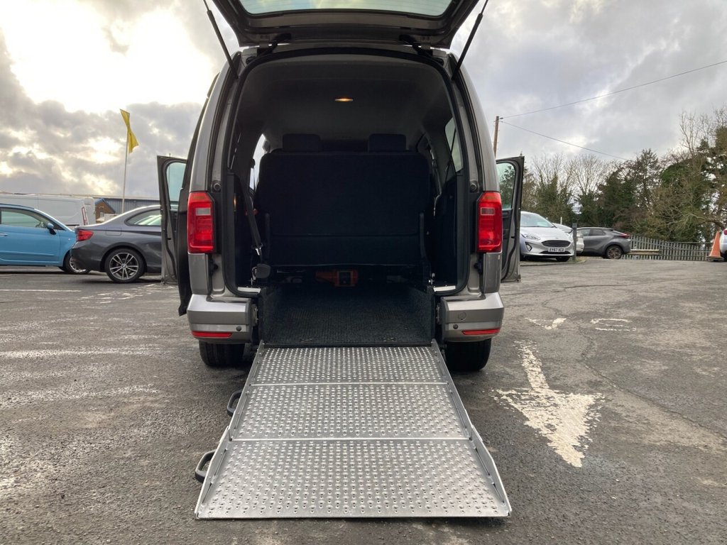 Used Volkswagen Caddy Maxi Life 2018 for sale - 77302305: Photo 46