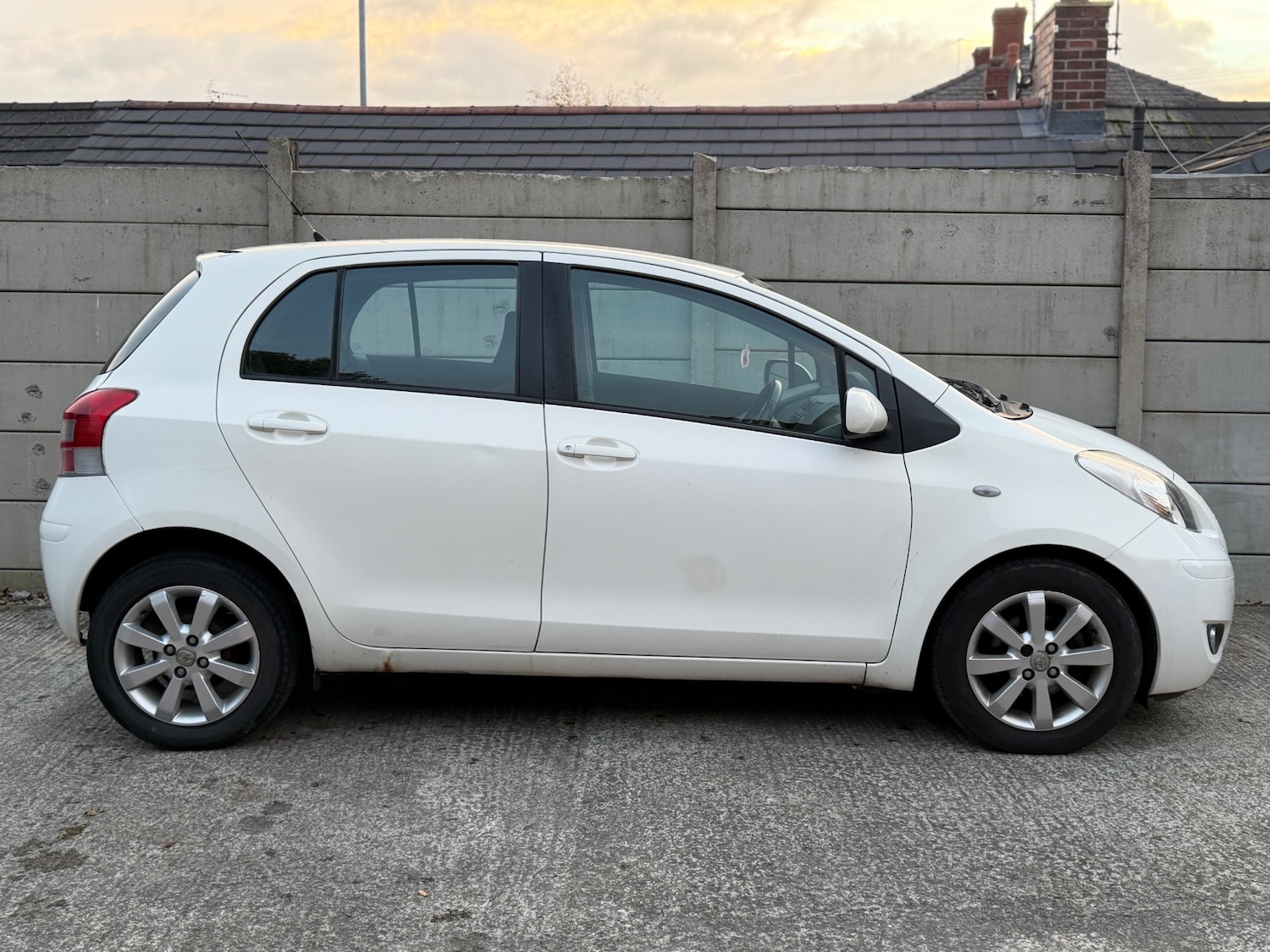 Used Toyota Yaris 2011 for sale - 76567863: Photo 14