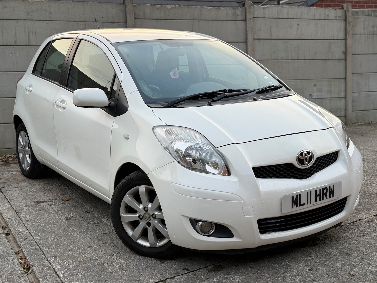 Used Toyota Yaris 2011 for sale - 76567863: Photo 2
